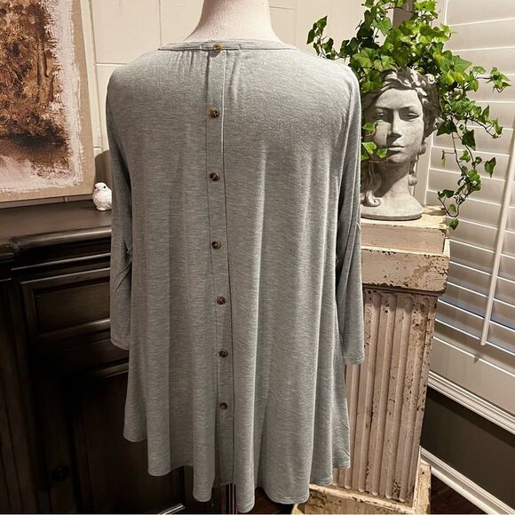 Kim & Cami Top Pastel Green Long Sleeves Back lined with Buttons size 1X - Picture 8 of 12